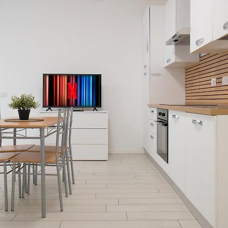 Casa Ideale Tim Appartmanti Moderni Vicina Al Centro Lecco Luaran gambar