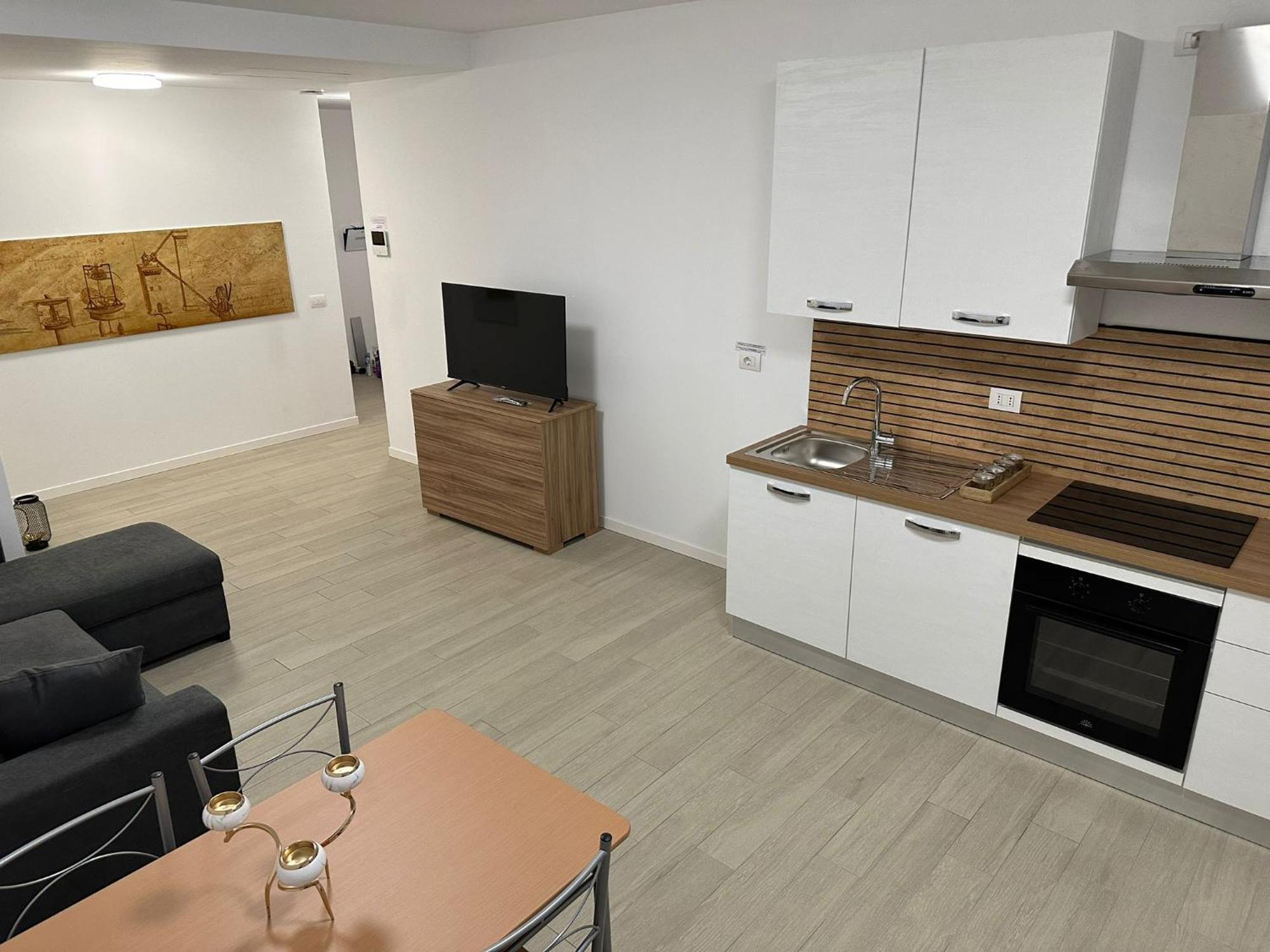 Casa Ideale Tim Appartmanti Moderni Vicina Al Centro Lecco Luaran gambar