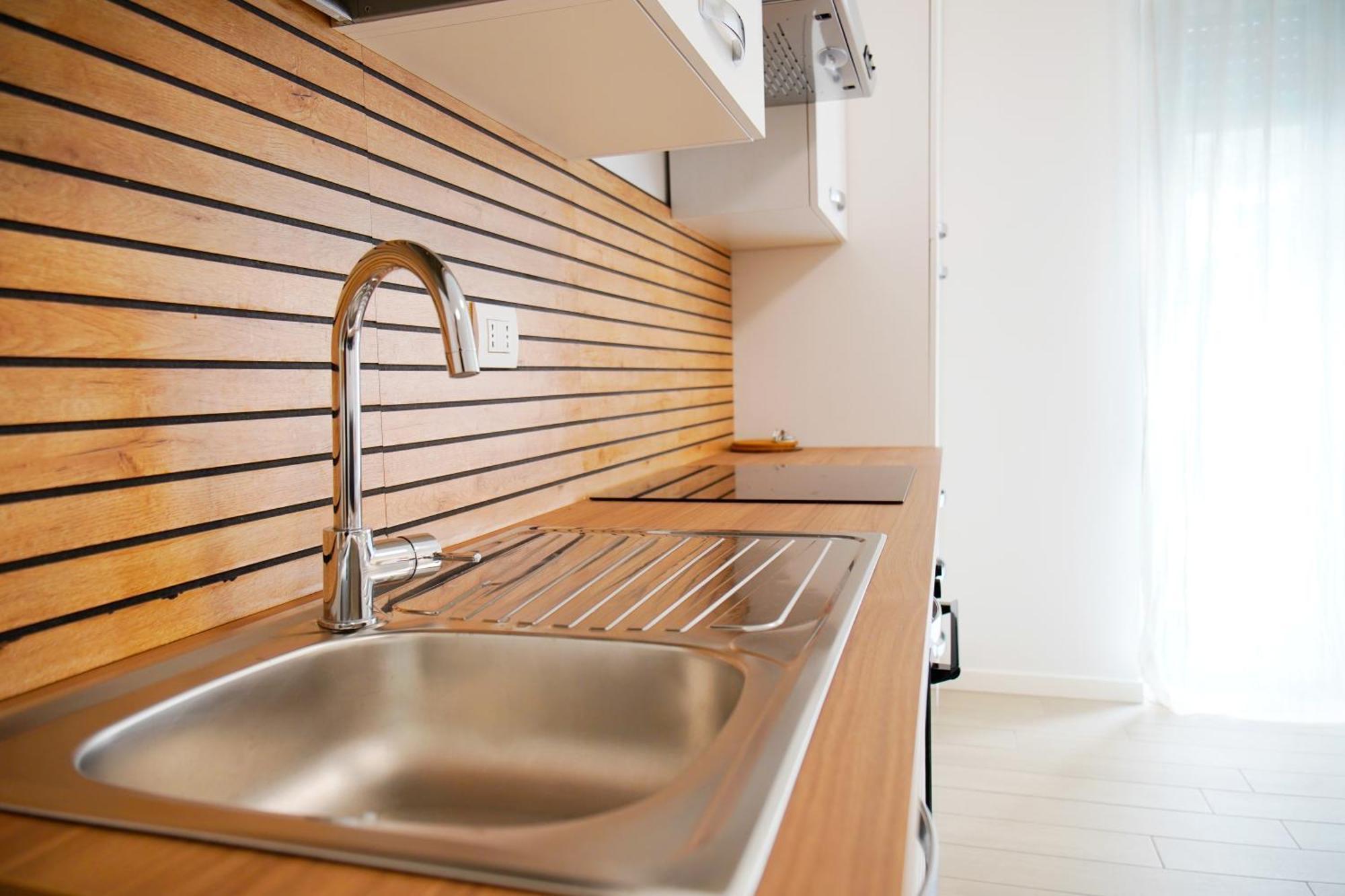 Casa Ideale Tim Appartmanti Moderni Vicina Al Centro Lecco Luaran gambar