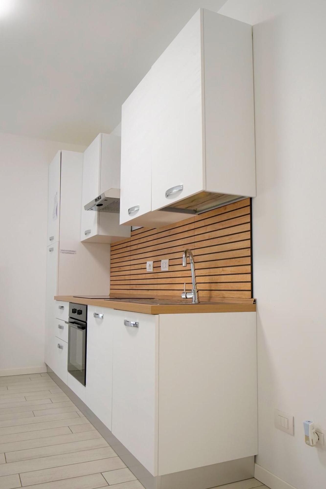 Casa Ideale Tim Appartmanti Moderni Vicina Al Centro Lecco Luaran gambar