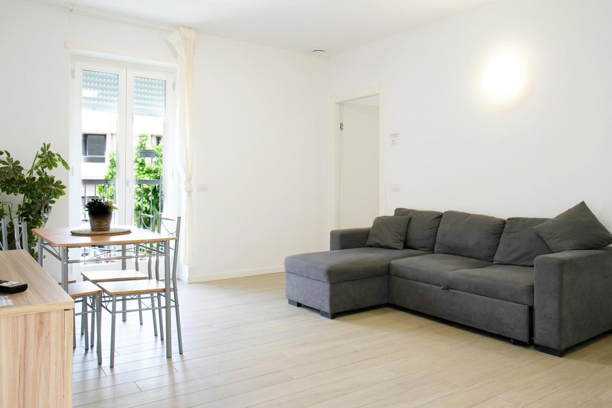Casa Ideale Tim Appartmanti Moderni Vicina Al Centro Lecco Luaran gambar