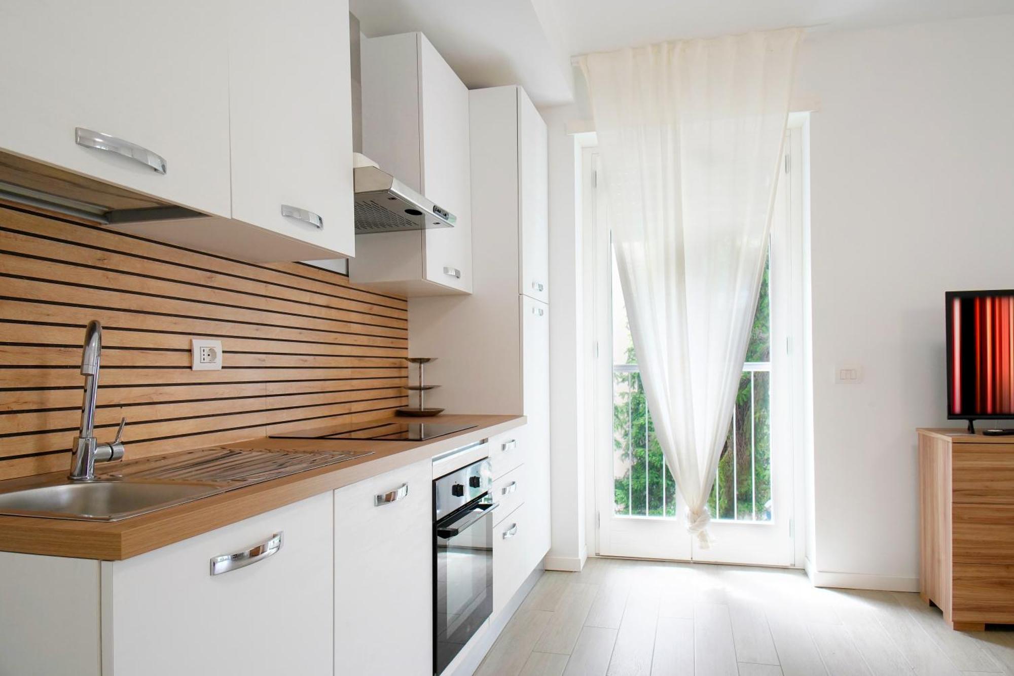 Casa Ideale Tim Appartmanti Moderni Vicina Al Centro Lecco Luaran gambar
