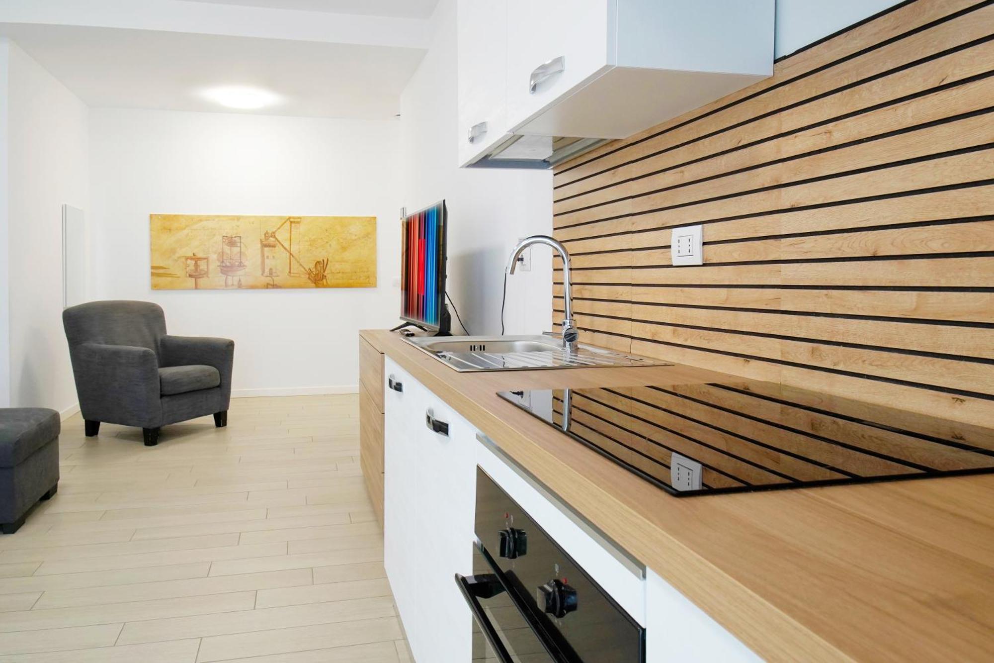 Casa Ideale Tim Appartmanti Moderni Vicina Al Centro Lecco Luaran gambar