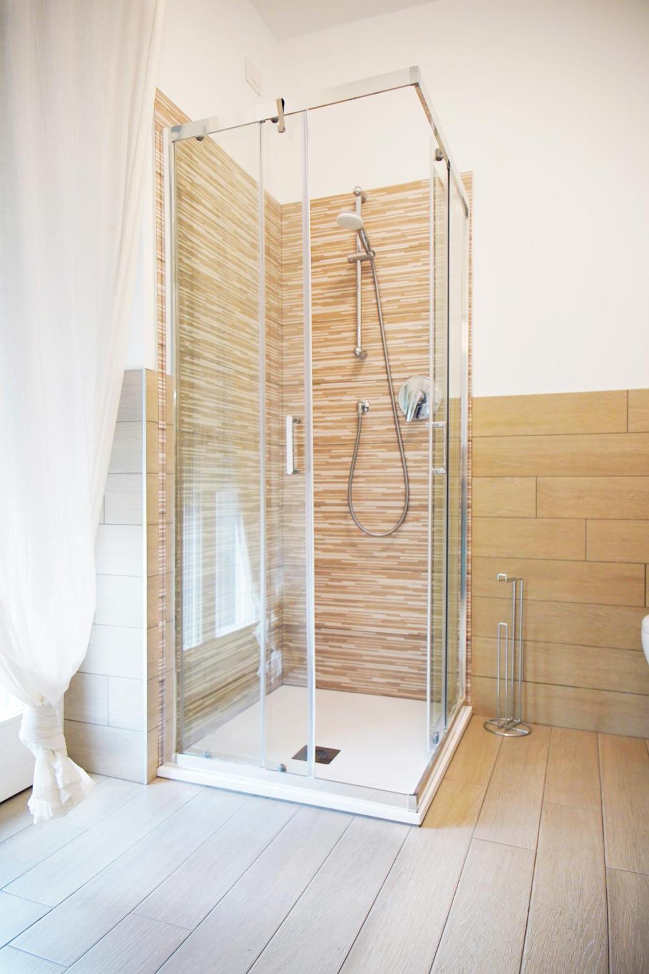 Casa Ideale Tim Appartmanti Moderni Vicina Al Centro Lecco Luaran gambar