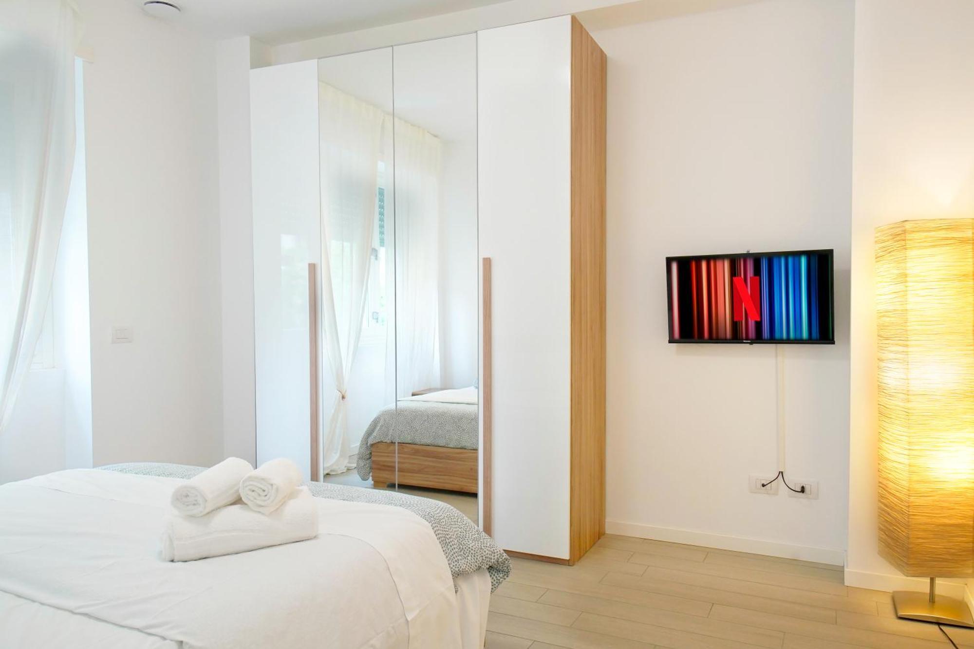 Casa Ideale Tim Appartmanti Moderni Vicina Al Centro Lecco Luaran gambar