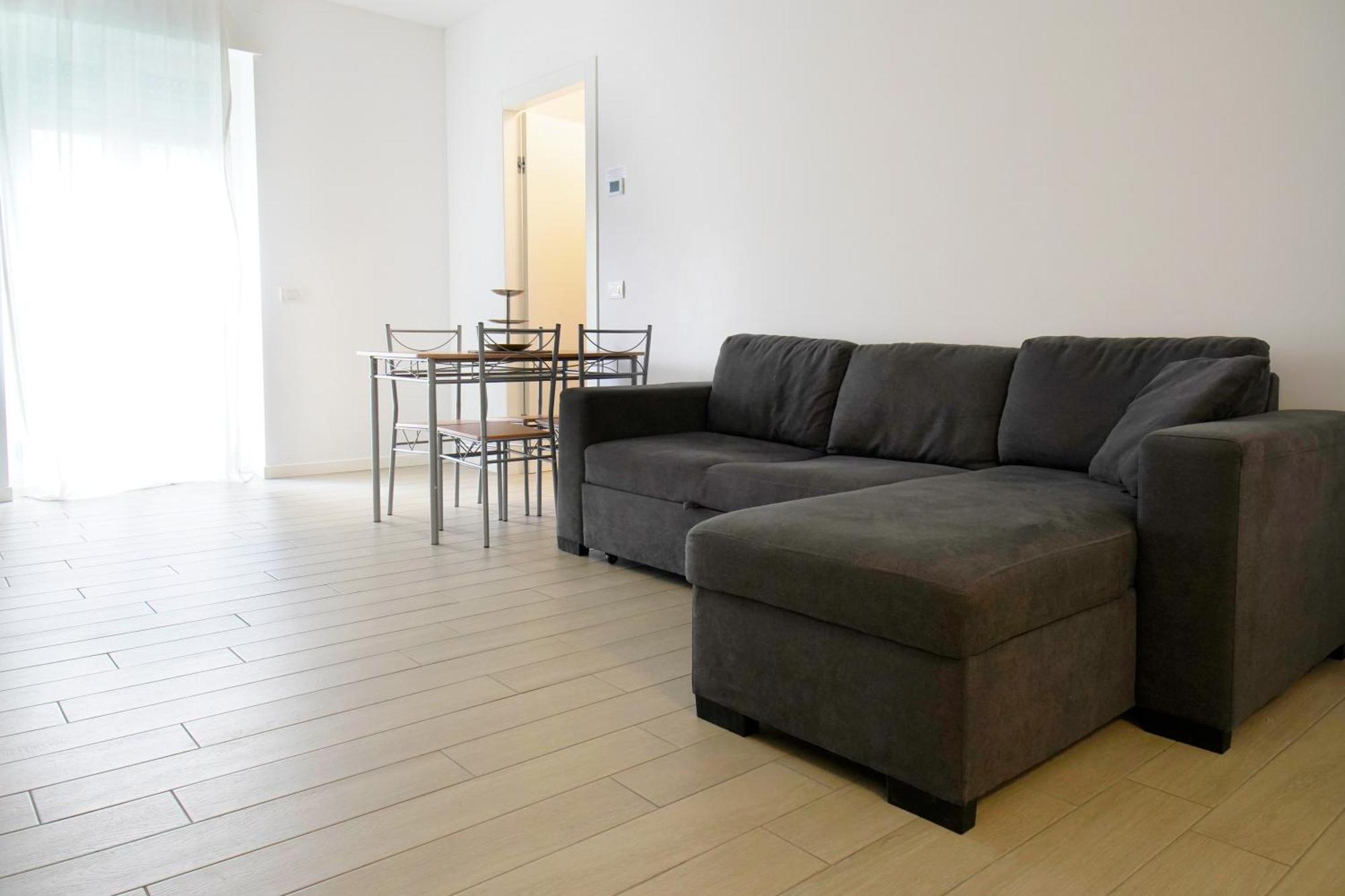 Casa Ideale Tim Appartmanti Moderni Vicina Al Centro Lecco Luaran gambar