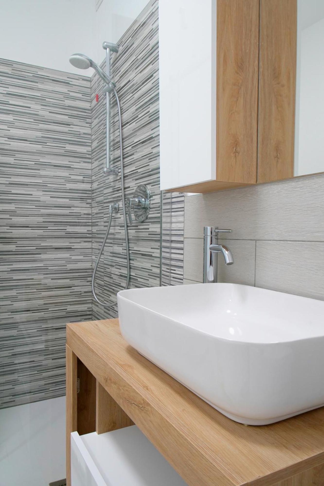 Casa Ideale Tim Appartmanti Moderni Vicina Al Centro Lecco Luaran gambar
